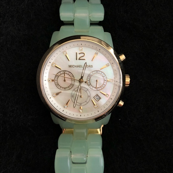 Michael Kors Watch - Picture 3 of 5